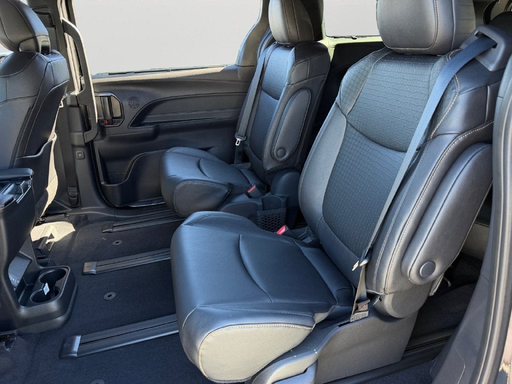 2026 Toyota Sienna Woodland Edition 7 Passenger