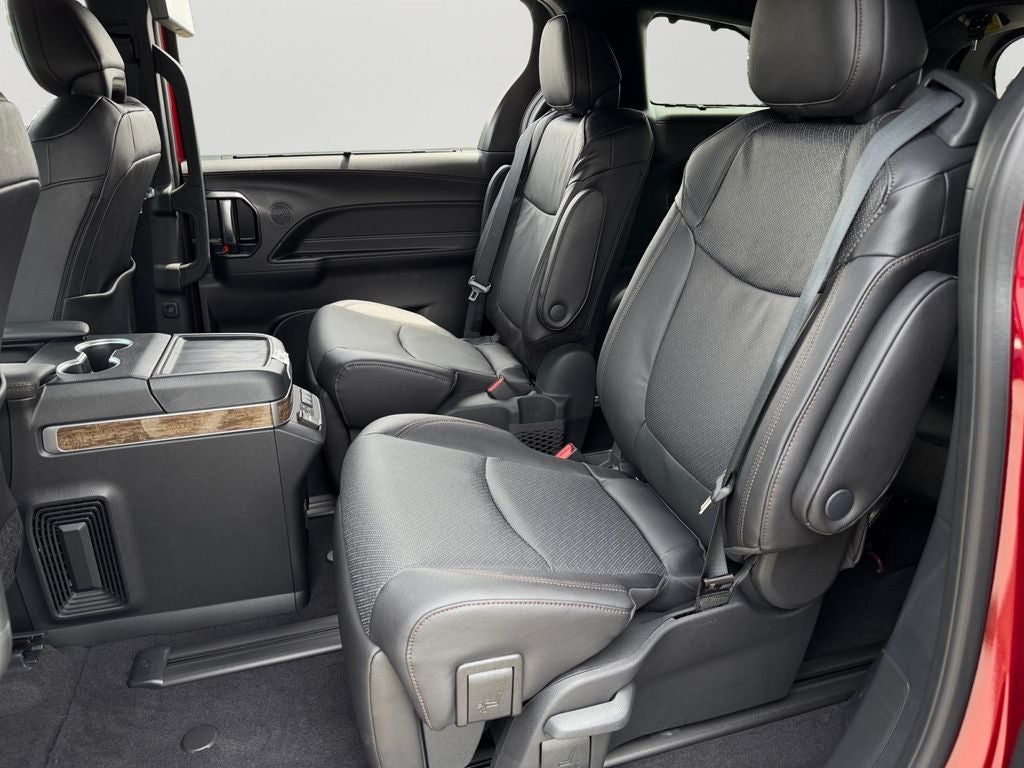 2026 Toyota Sienna Platinum 7 Passenger