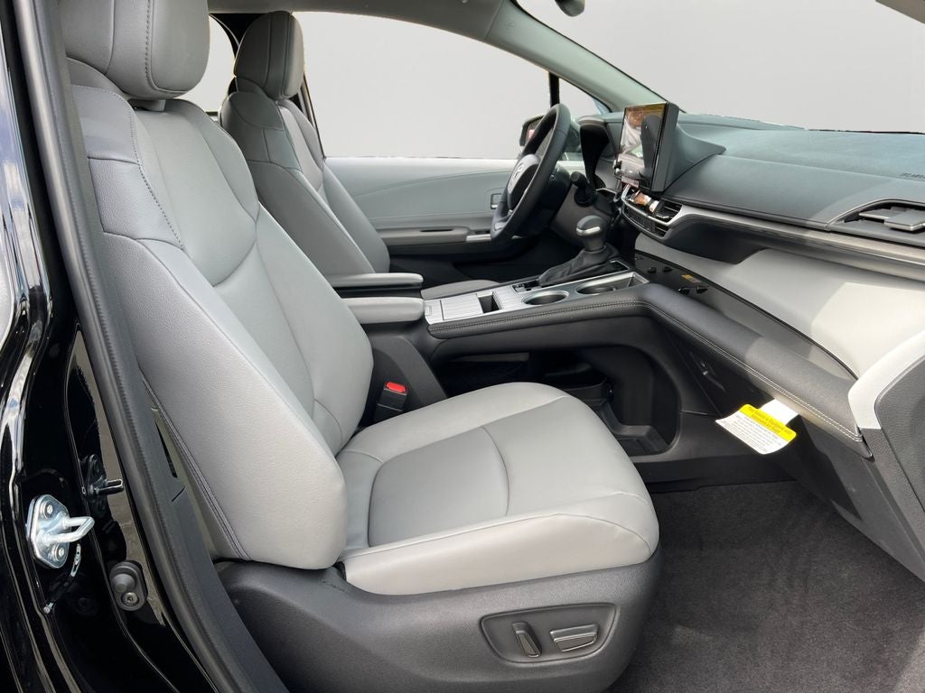 2025 Toyota Sienna XLE 7 Passenger
