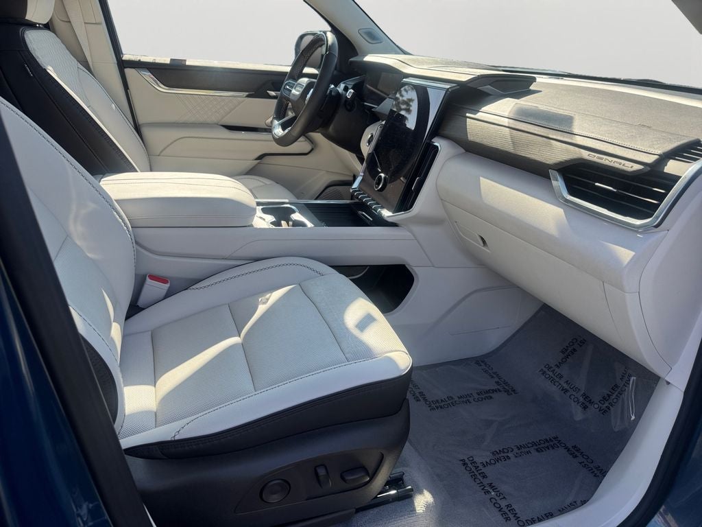 2025 GMC Acadia Denali