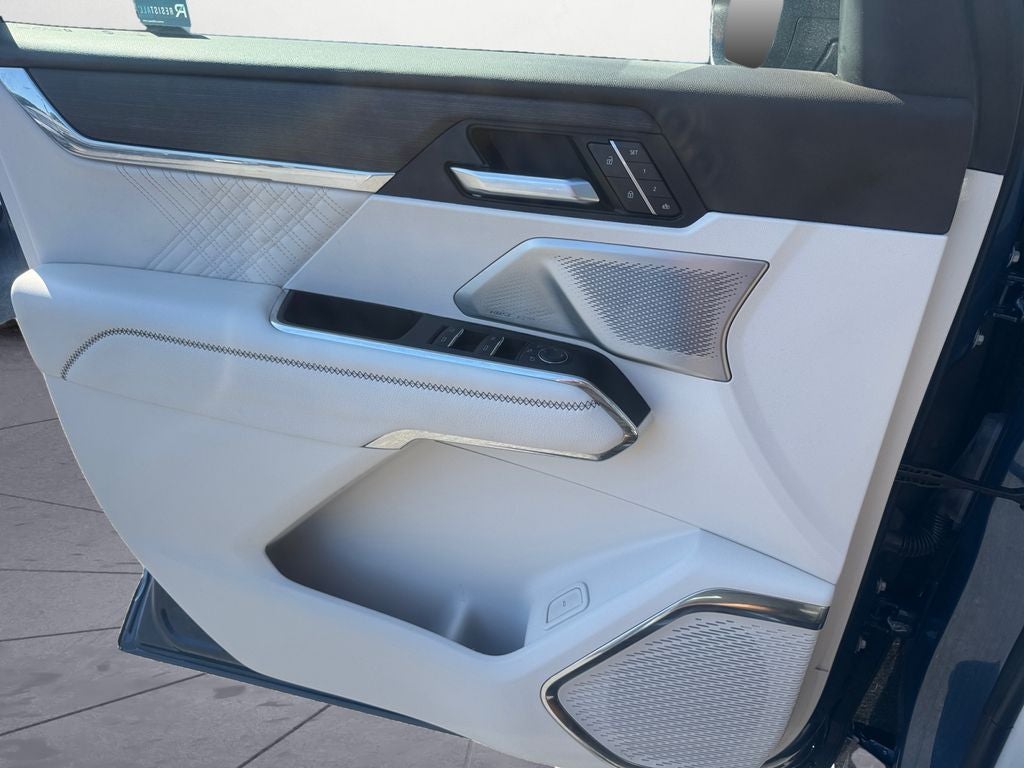 2025 GMC Acadia Denali
