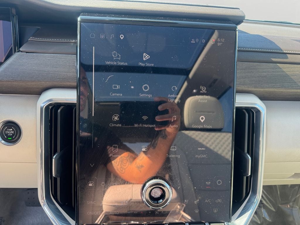 2025 GMC Acadia Denali