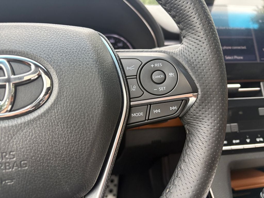 2021 Toyota Avalon Hybrid XSE