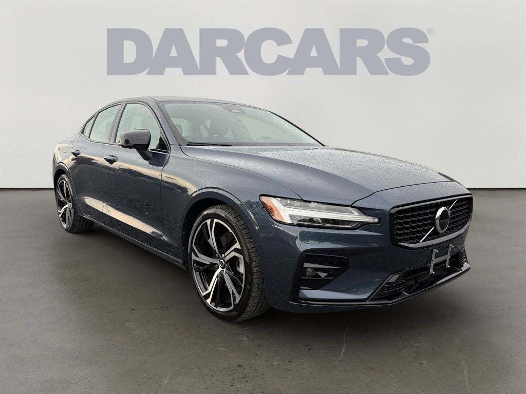 2024 Volvo S60 B5 Plus Dark Theme