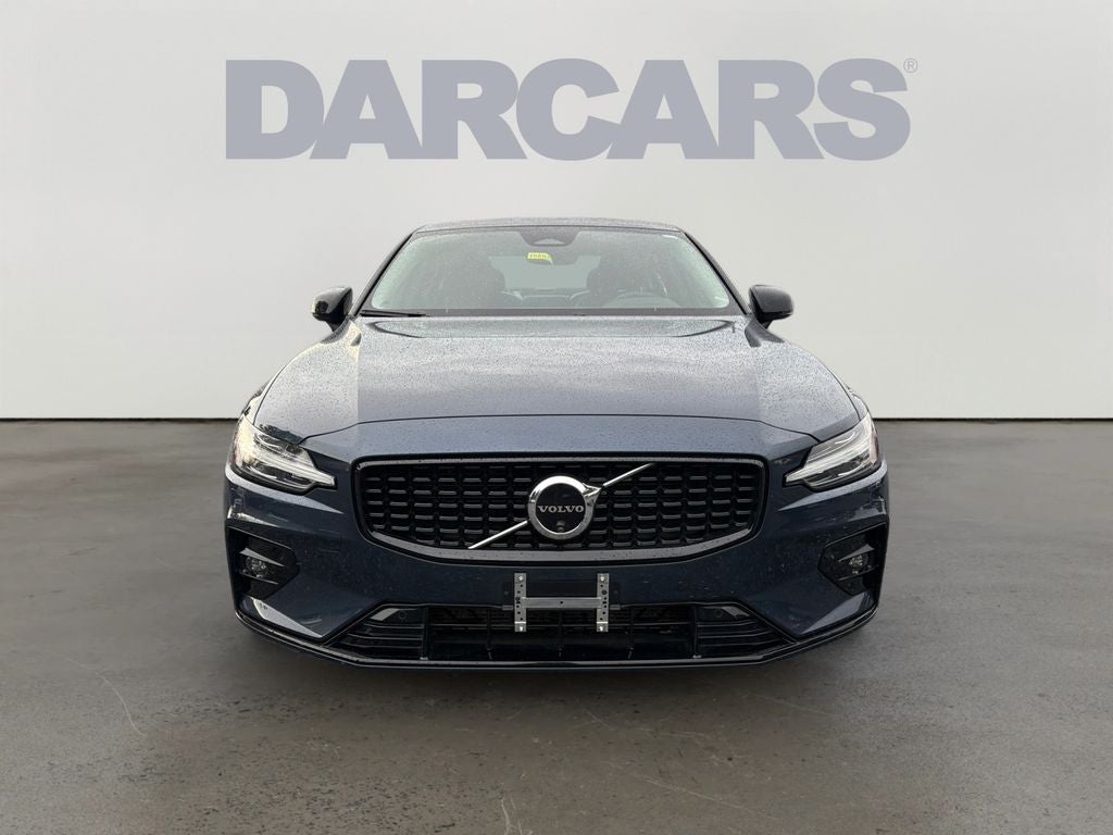 2024 Volvo S60 B5 Plus Dark Theme