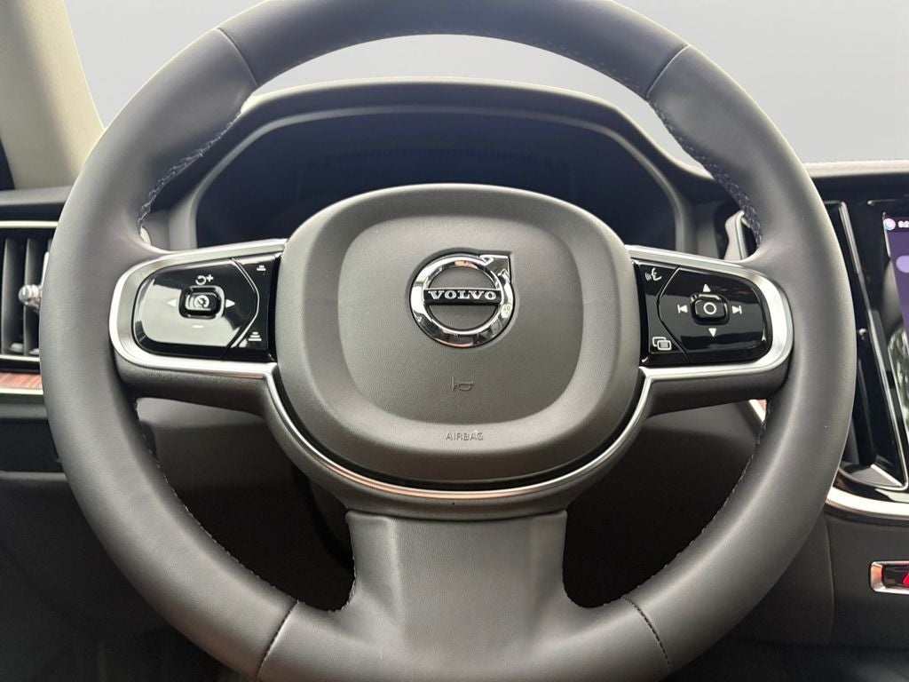 2024 Volvo S60 B5 Plus Dark Theme