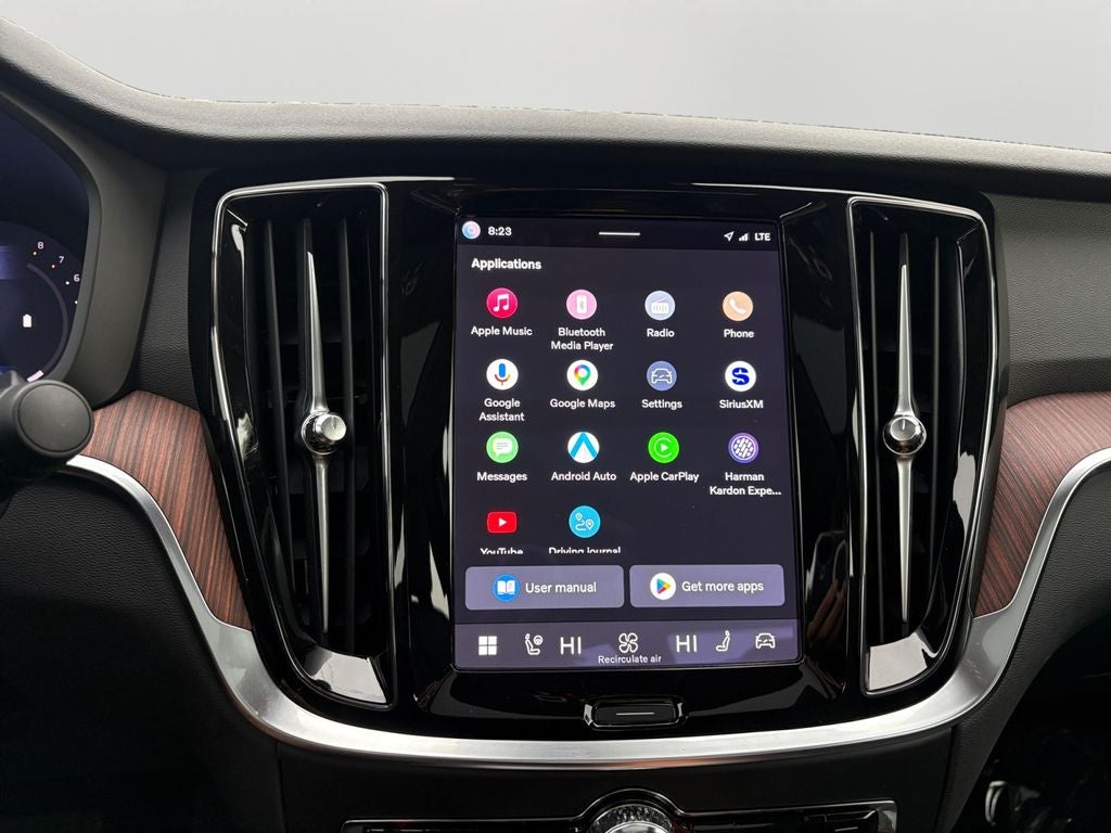 2024 Volvo S60 B5 Plus Dark Theme