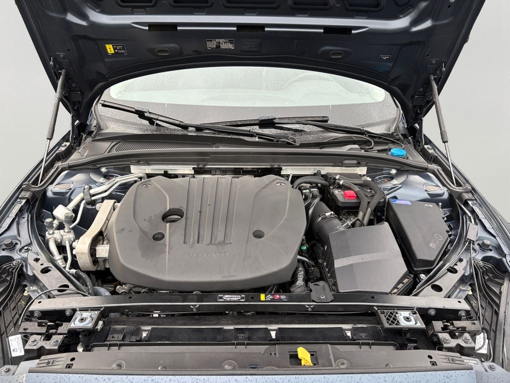 2024 Volvo S60 B5 Plus Dark Theme