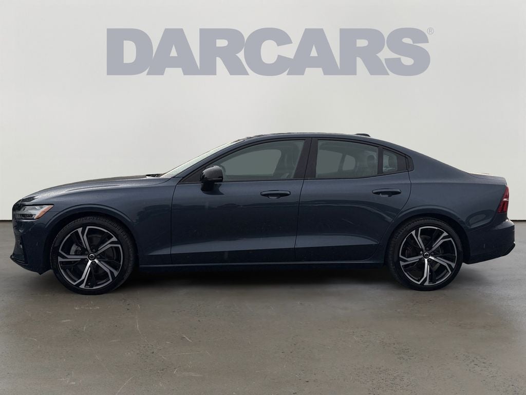 2024 Volvo S60 B5 Plus Dark Theme