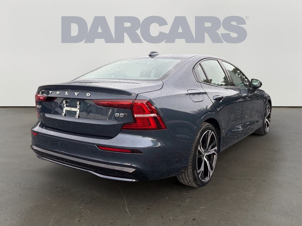 2024 Volvo S60 B5 Plus Dark Theme