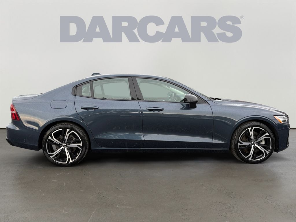2024 Volvo S60 B5 Plus Dark Theme