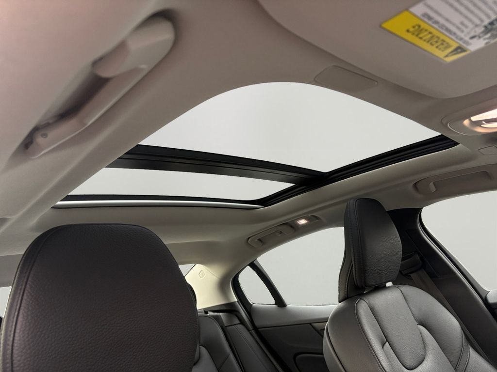 2024 Volvo S60 B5 Plus Dark Theme