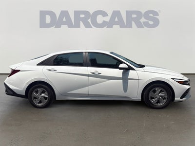 2025 Hyundai Elantra SE
