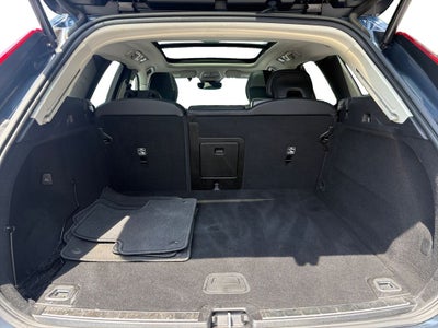 2022 Volvo XC60 B5 Momentum