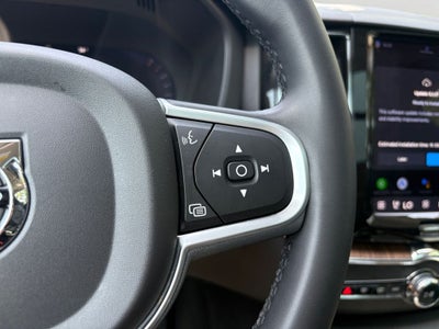 2022 Volvo XC60 B5 Momentum
