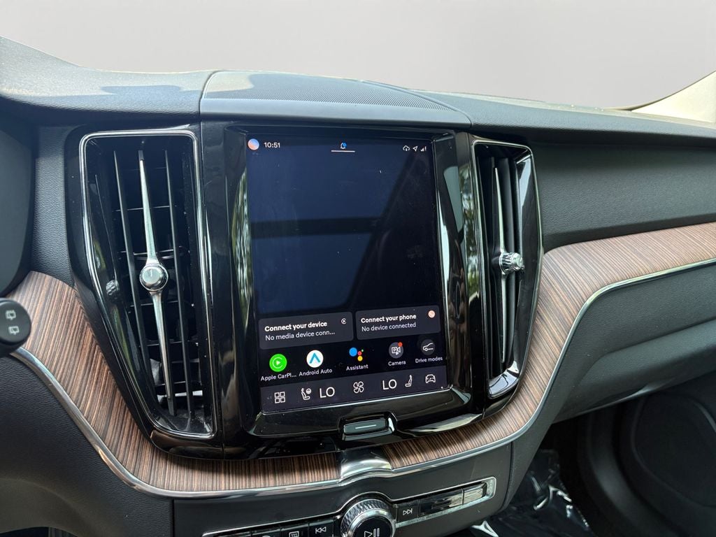 2022 Volvo XC60 B5 Momentum