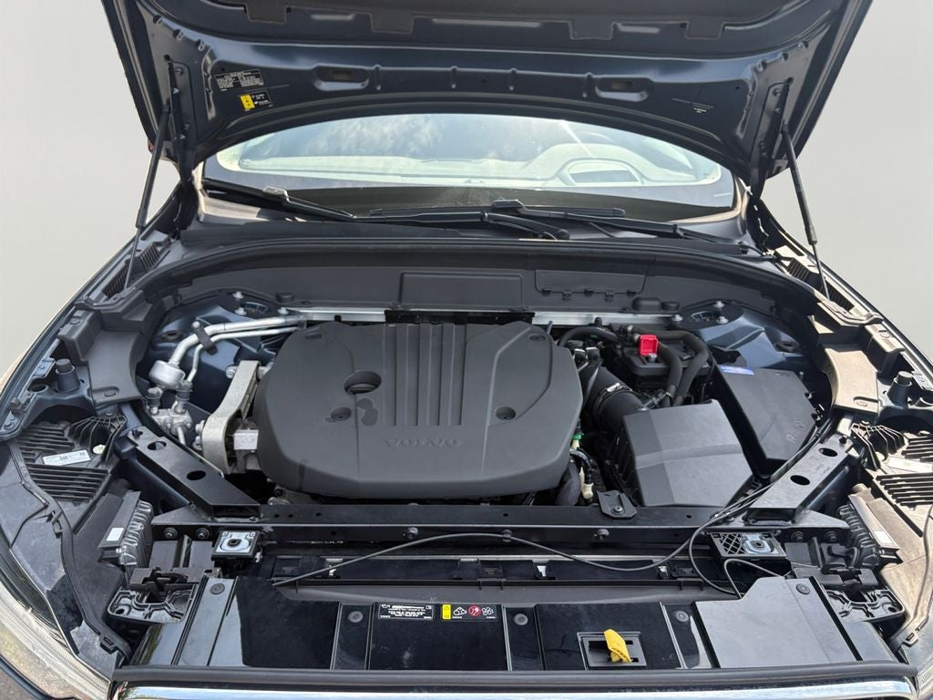 2022 Volvo XC60 B5 Momentum