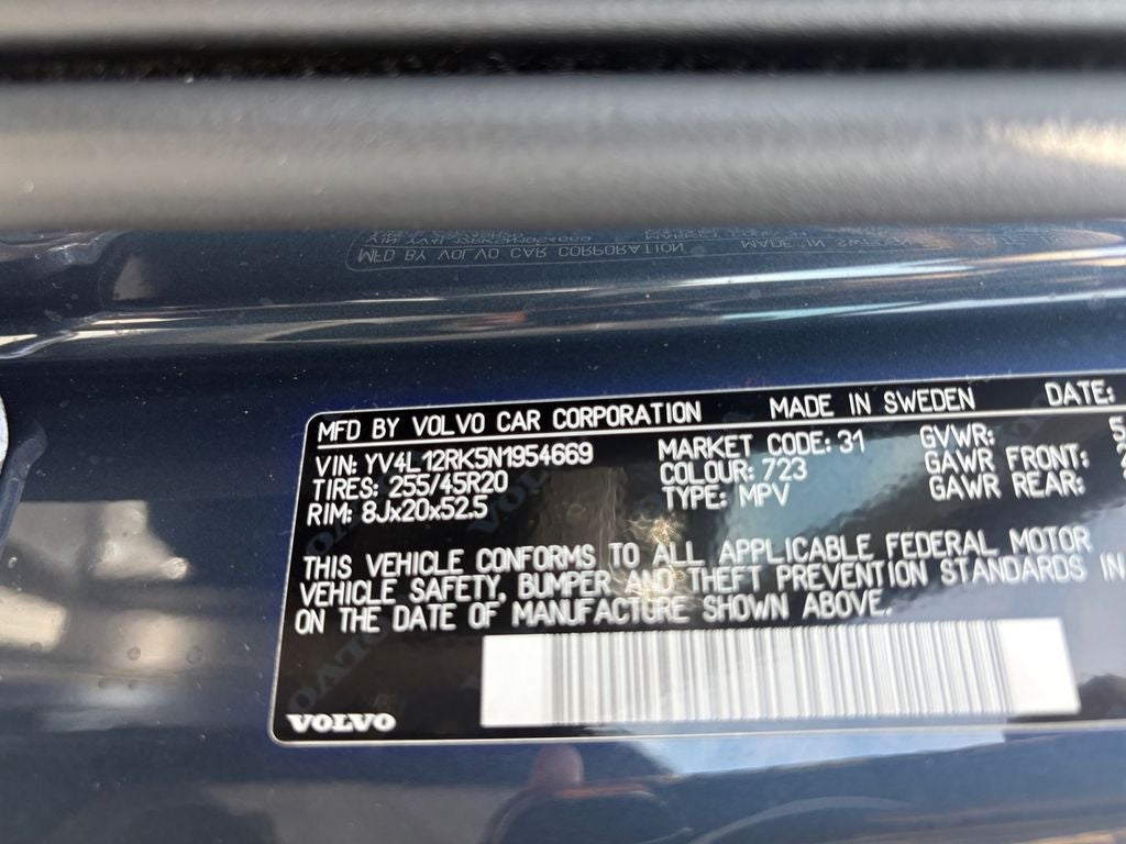 2022 Volvo XC60 B5 Momentum