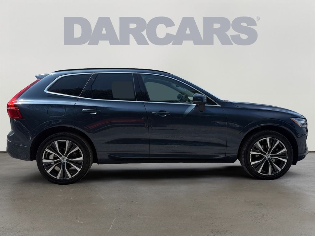 2022 Volvo XC60 B5 Momentum