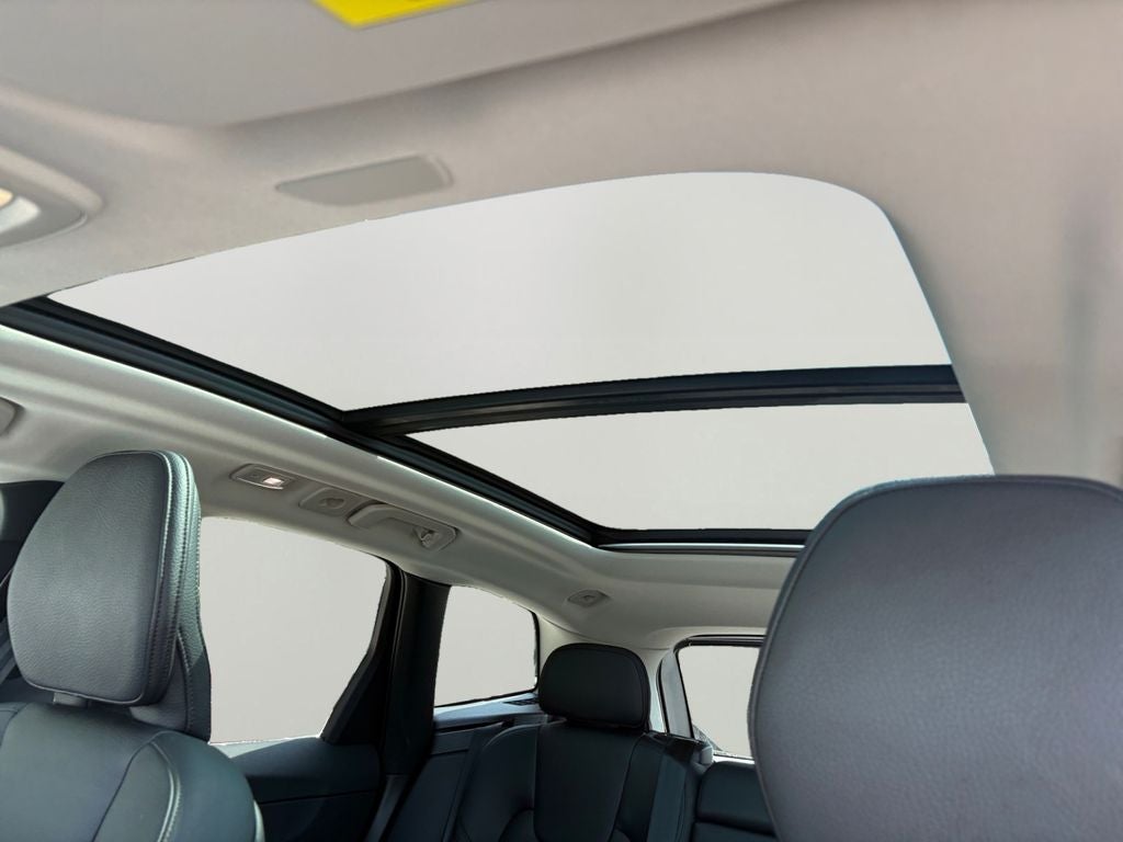 2022 Volvo XC60 B5 Momentum