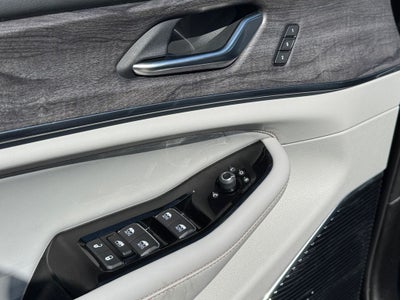 2023 Jeep Grand Cherokee Overland 19 Speaker High–Performance
