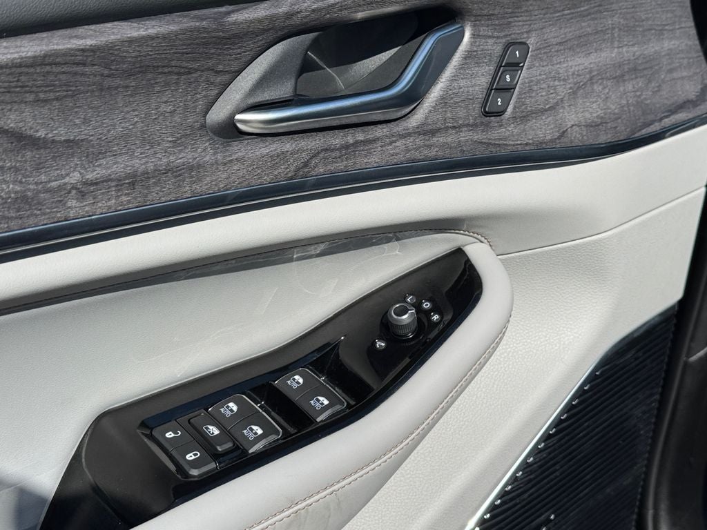 2023 Jeep Grand Cherokee Overland 19 Speaker High–Performance