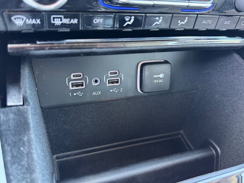 2023 Jeep Grand Cherokee Overland 19 Speaker High–Performance