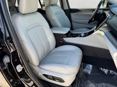 2023 Jeep Grand Cherokee Overland 19 Speaker High–Performance