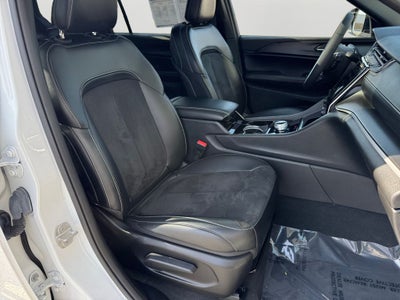 2023 Jeep Grand Cherokee L Altitude Power Sunroof