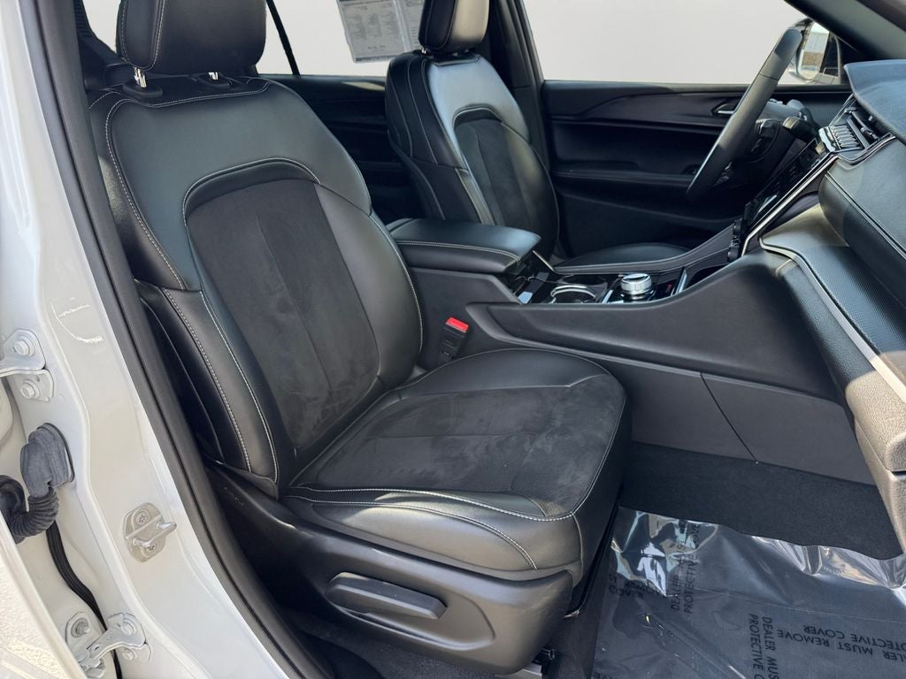 2023 Jeep Grand Cherokee L Altitude Power Sunroof