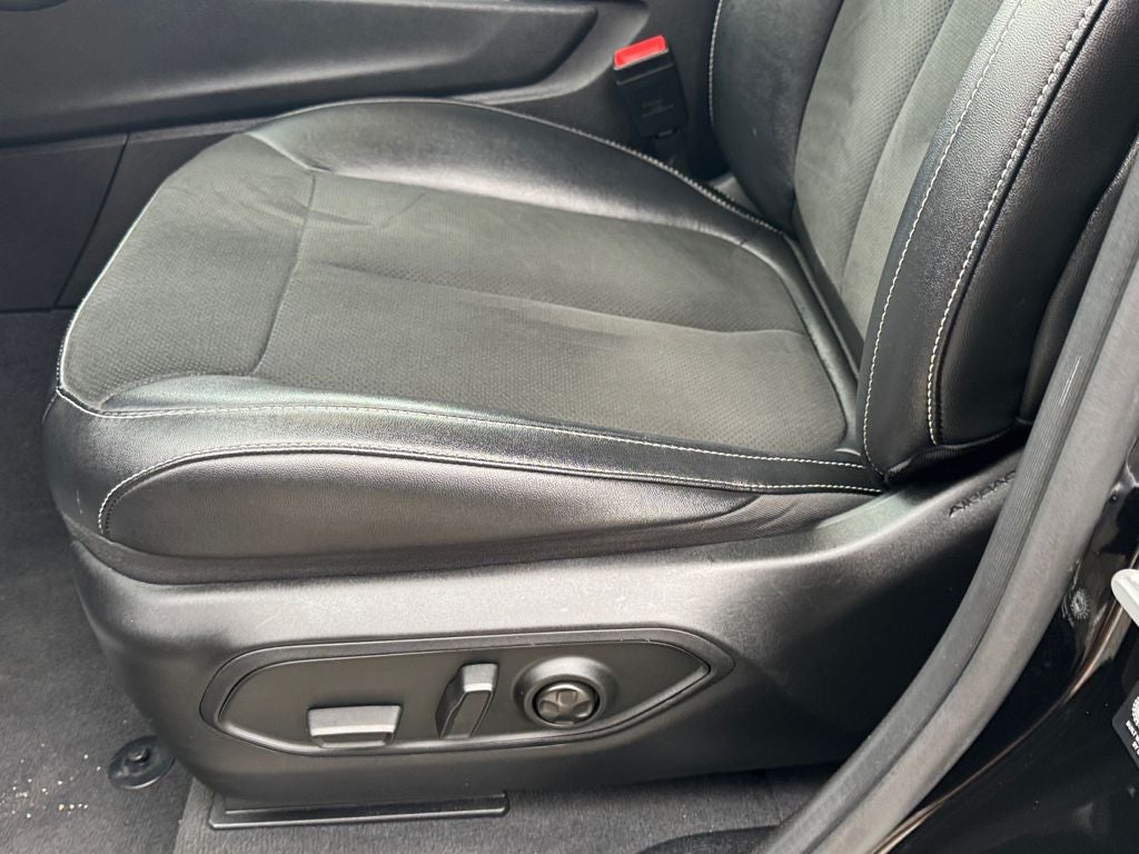 2023 Jeep Grand Cherokee L Altitude Power Sunroof