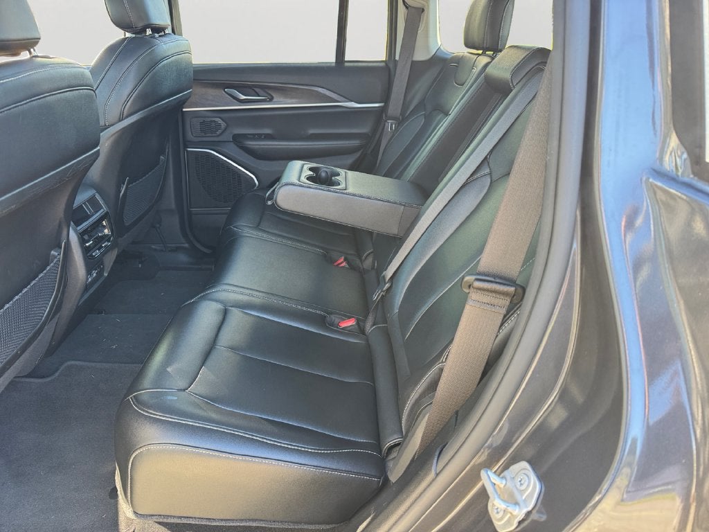 2024 Jeep Grand Cherokee 4xe Dual–Pane Panoramic Sunroof