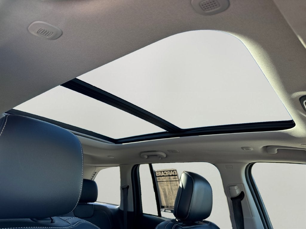 2024 Jeep Grand Cherokee 4xe Dual–Pane Panoramic Sunroof