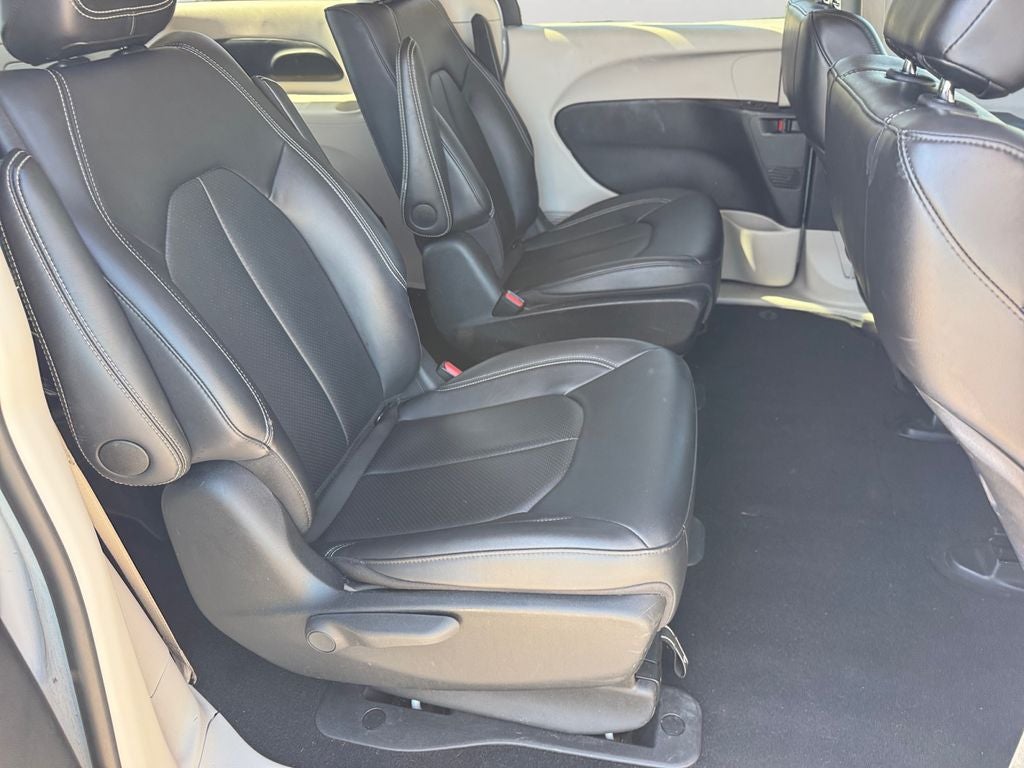 2024 Chrysler Pacifica Hybrid Select