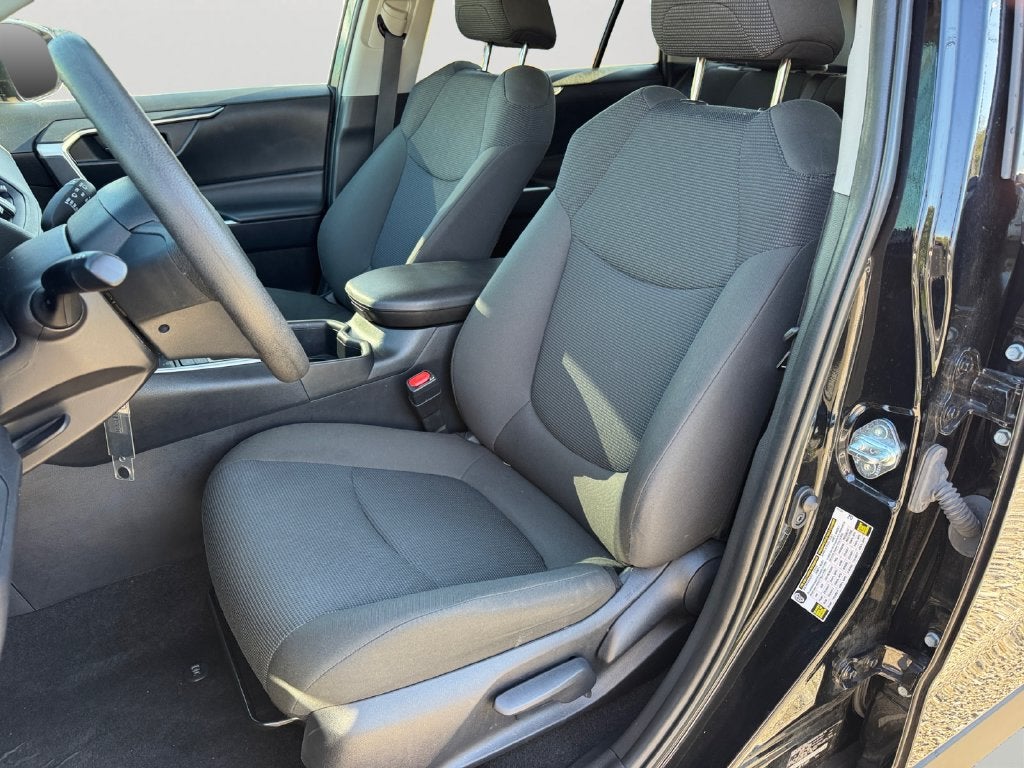 2025 Toyota RAV4 LE AWD