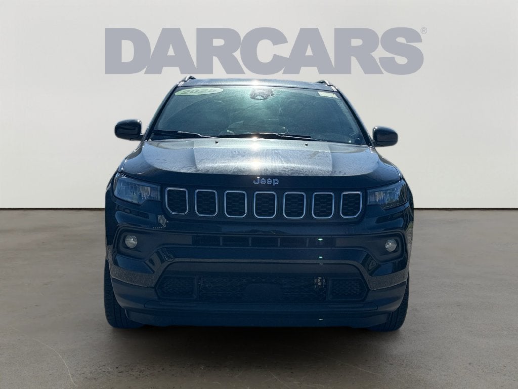 2025 Jeep Compass Latitude Dual–Pane Panoramic