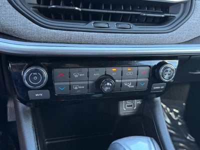 2025 Jeep Compass Latitude Dual–Pane Panoramic