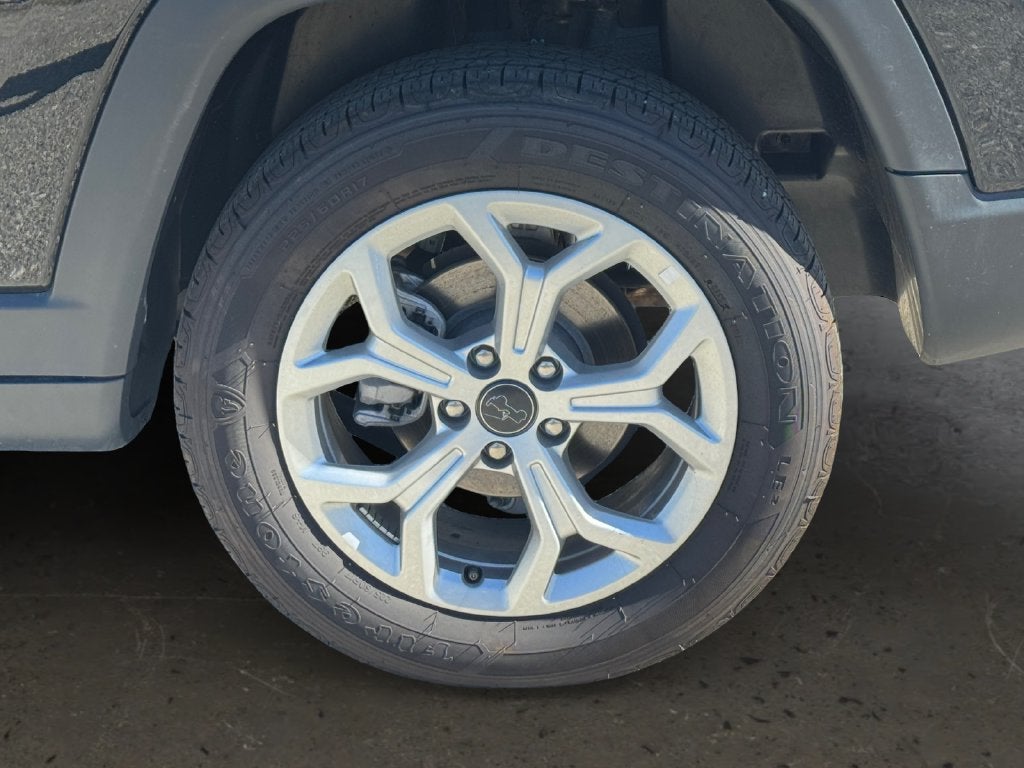 2025 Jeep Compass Latitude Dual–Pane Panoramic
