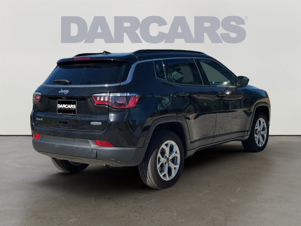 2025 Jeep Compass Latitude Dual–Pane Panoramic