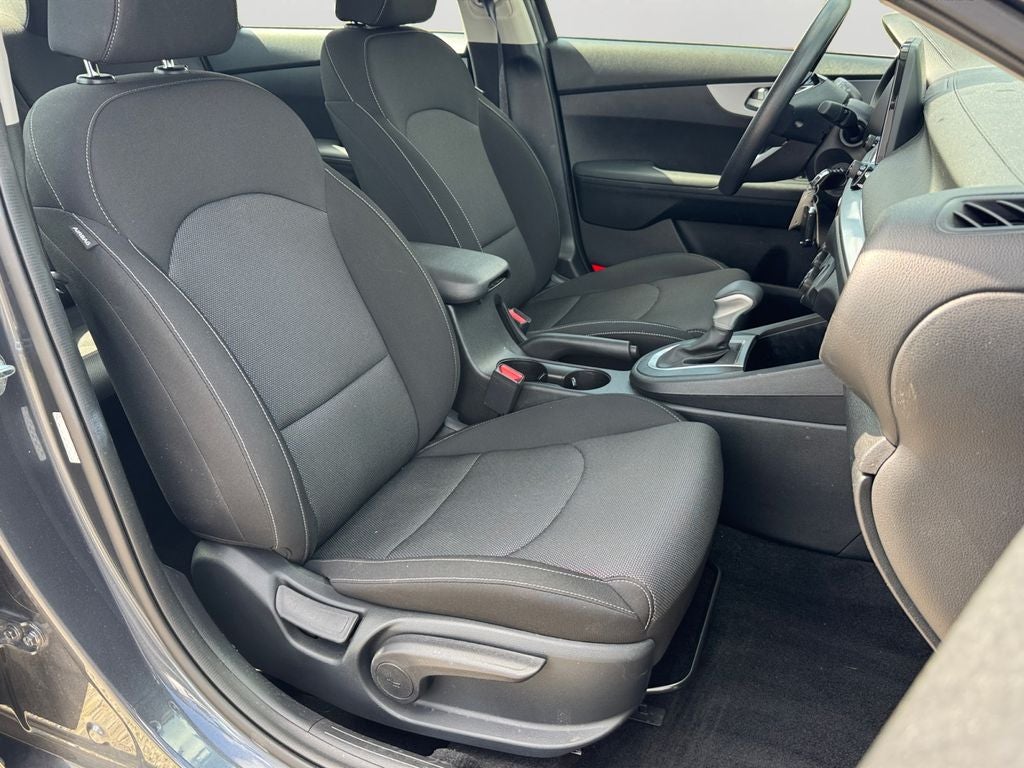 2024 Kia Forte LXS Technology Package