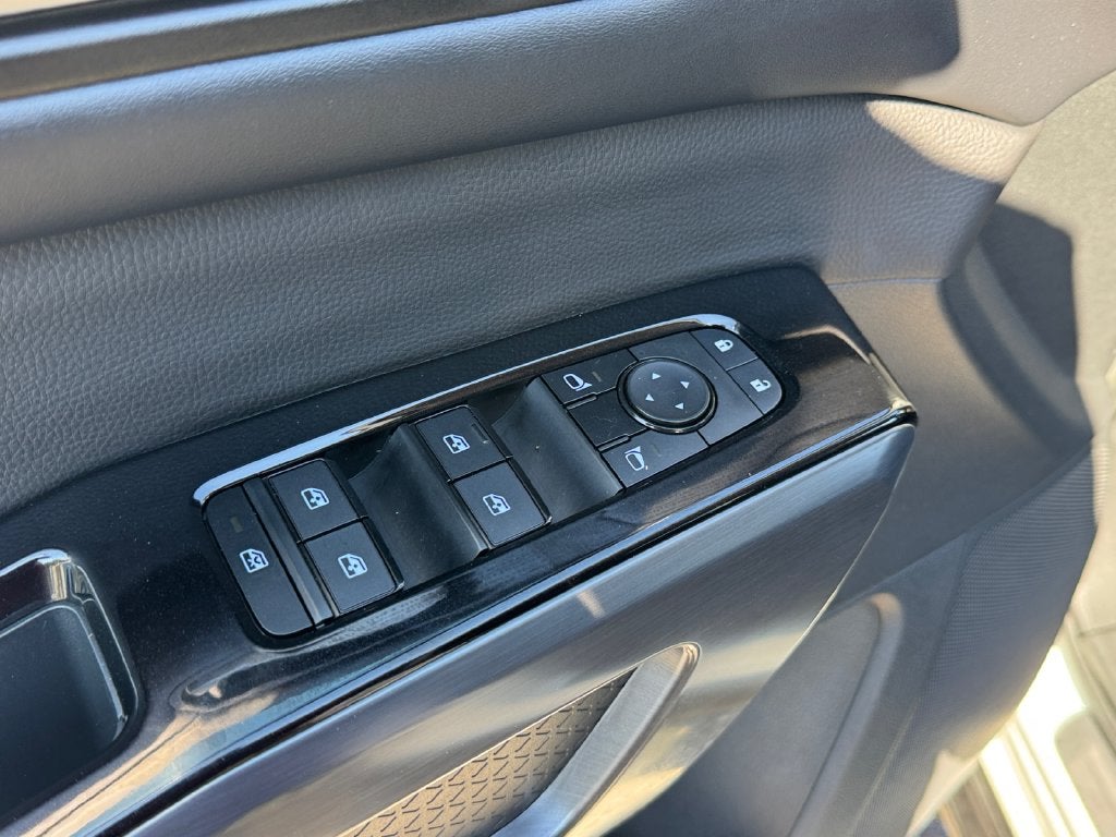 2024 Nissan Pathfinder SL 4WD