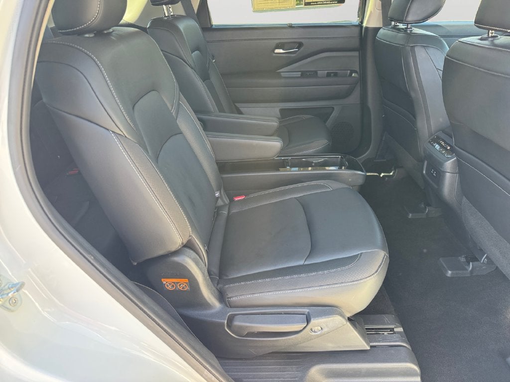 2024 Nissan Pathfinder SL 4WD