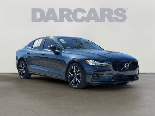 2024 Volvo S60 B5 Core Dark Theme