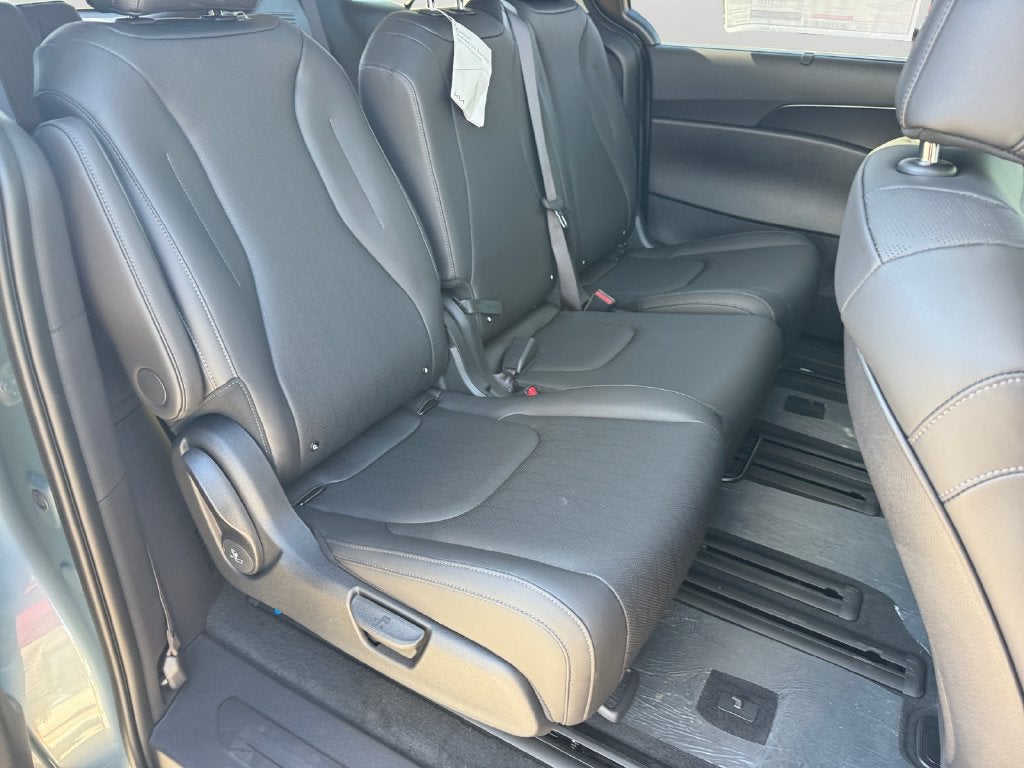 2027 Kia Carnival Hybrid SX
