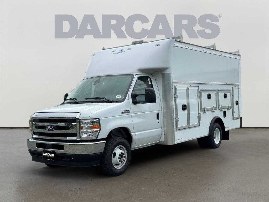 2027 Ford E-450SD Base