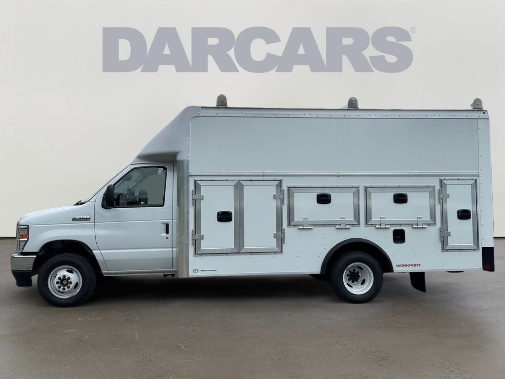2027 Ford E-450SD Base
