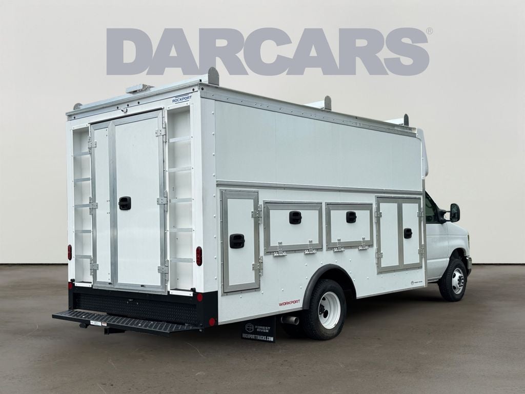 2027 Ford E-450SD Base