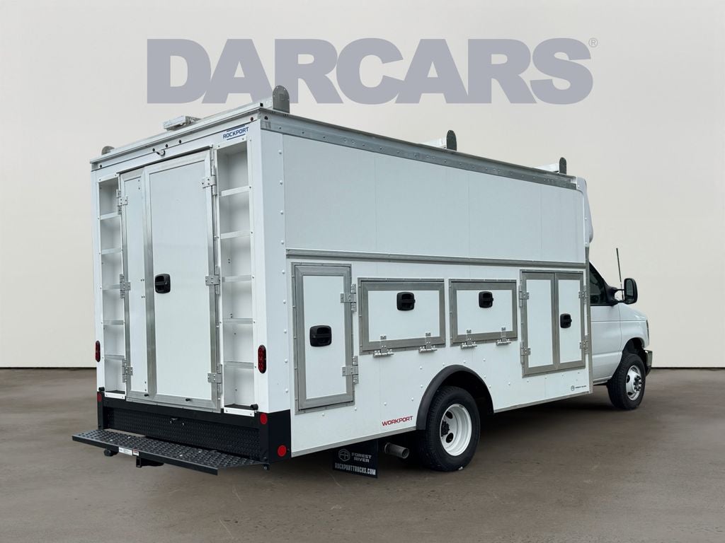2027 Ford E-450SD Base