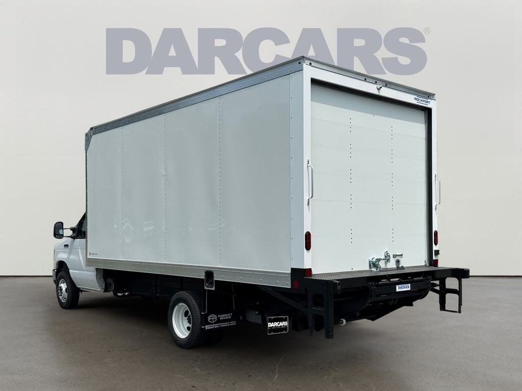 2027 Ford E-450SD Base