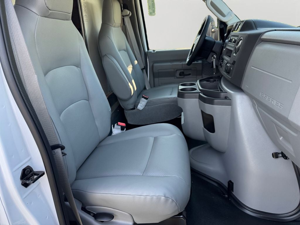 2027 Ford E-450 14 Ft ROCKPORT Box Truck W/ Liftgate